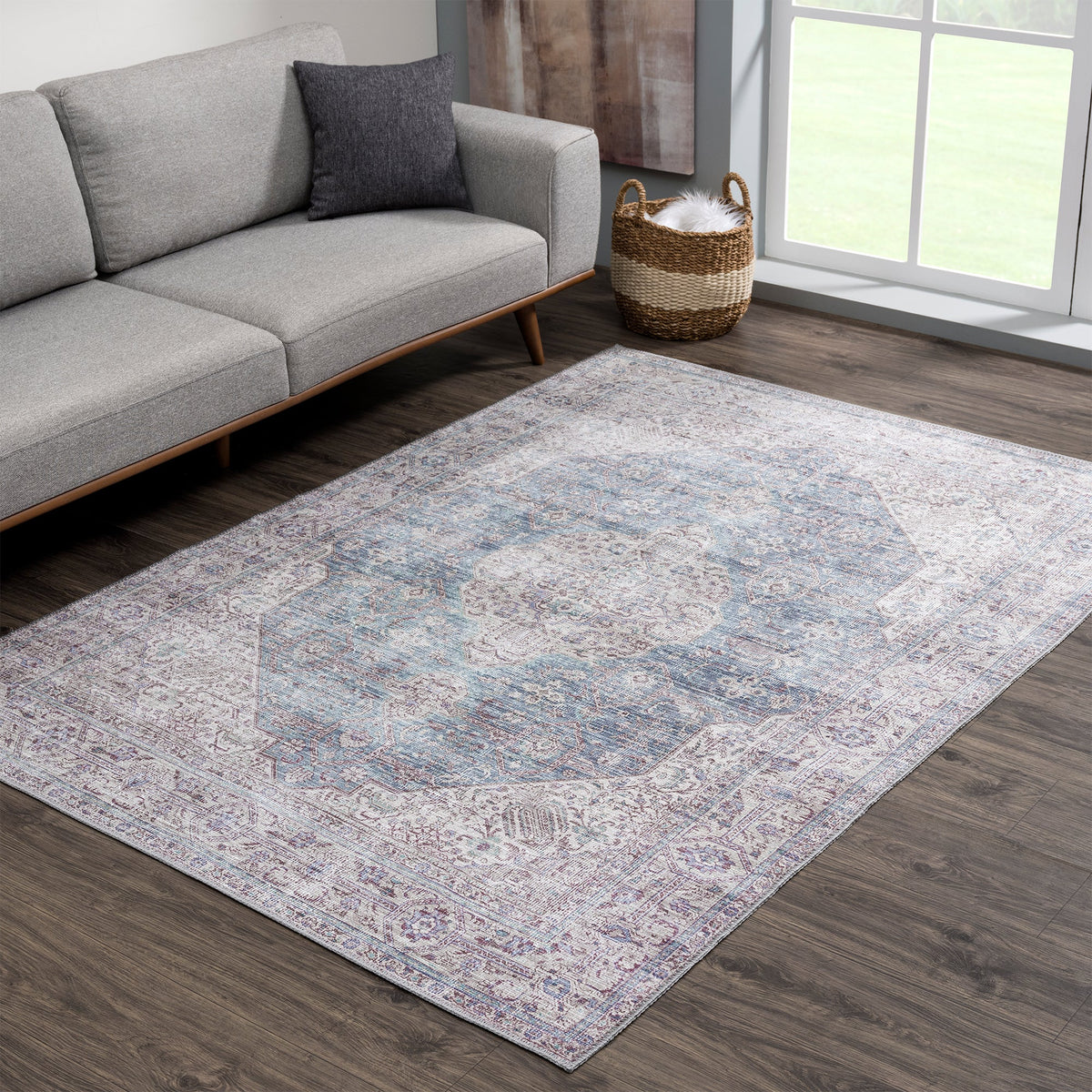 Ionia IO-02 Traditional Washable Rug