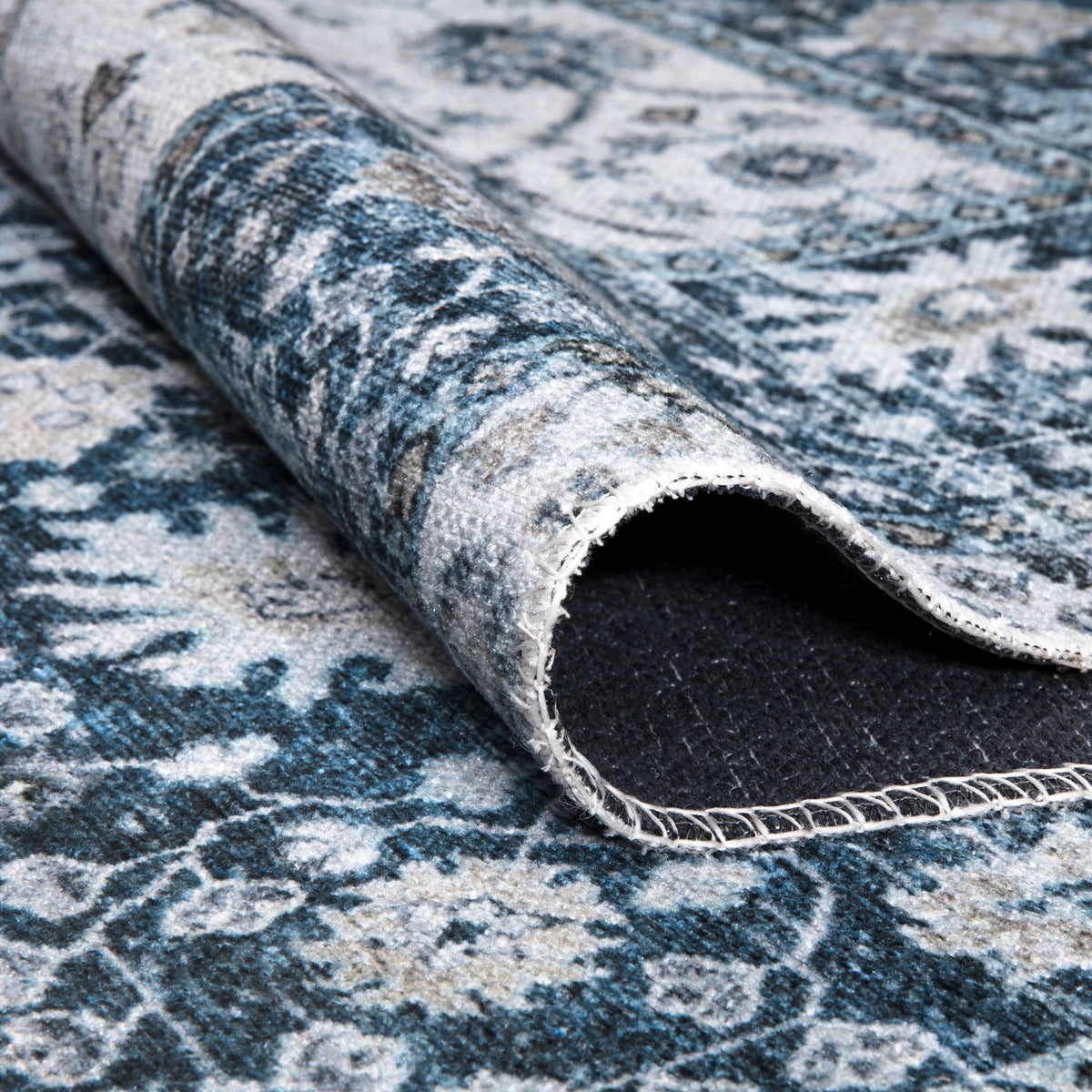 Caria CR-38 Traditional Bordered Blue Rug