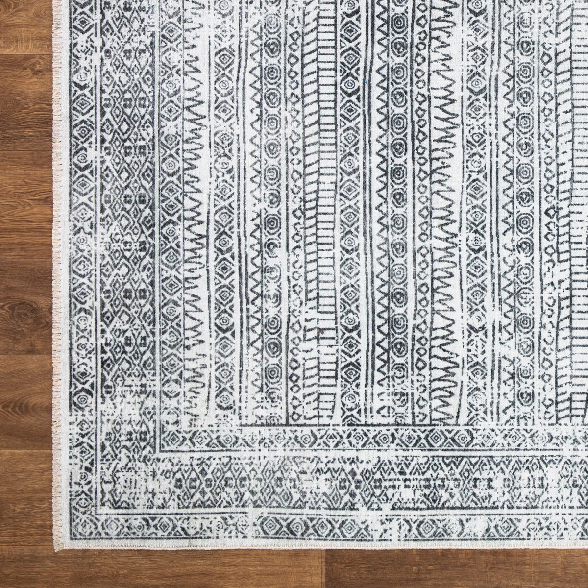 Caria CR-20 Geometric Washable Rug | Non-Slip