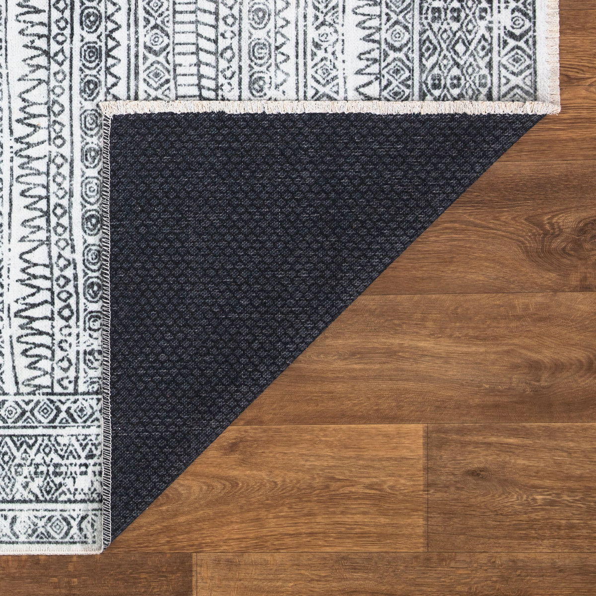 Caria CR-20 Geometric Washable Rug | Non-Slip