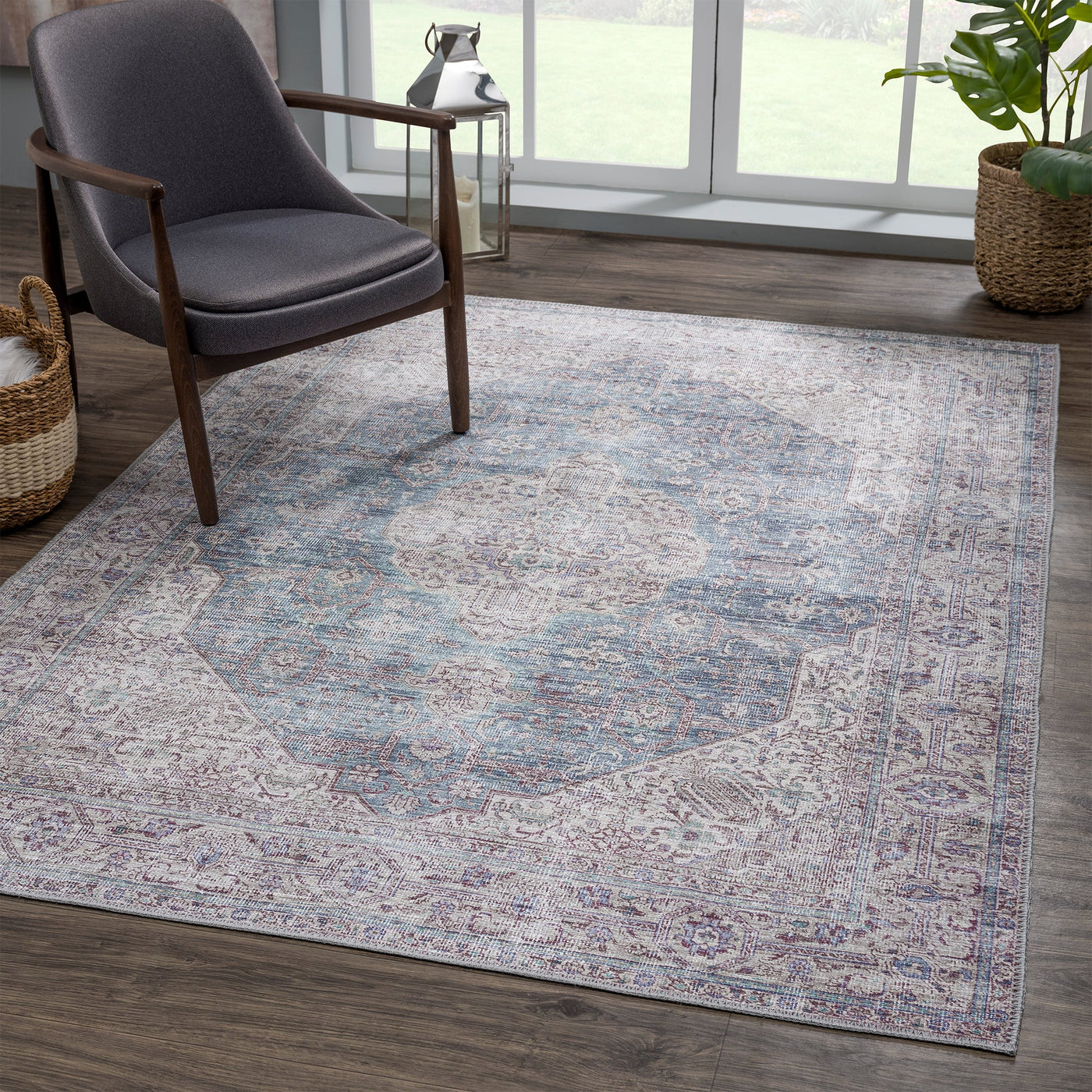 Ionia IO-02 Traditional Washable Rug