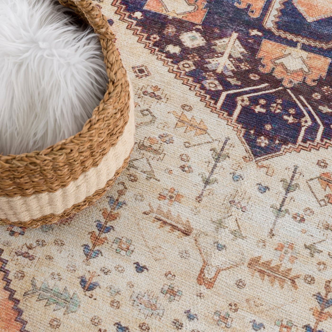 Ionia IO-01 Traditional Washable Rug