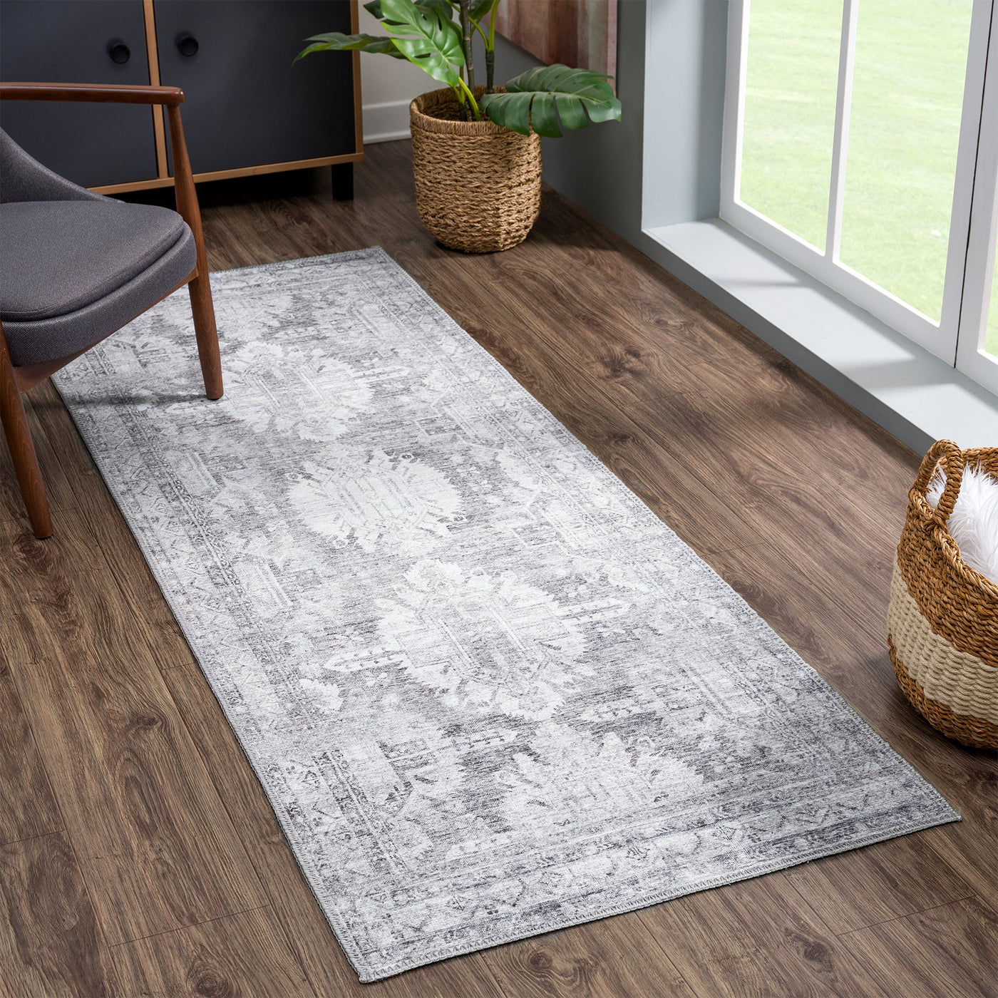 Ionia IO-03 Traditional Washable Rug