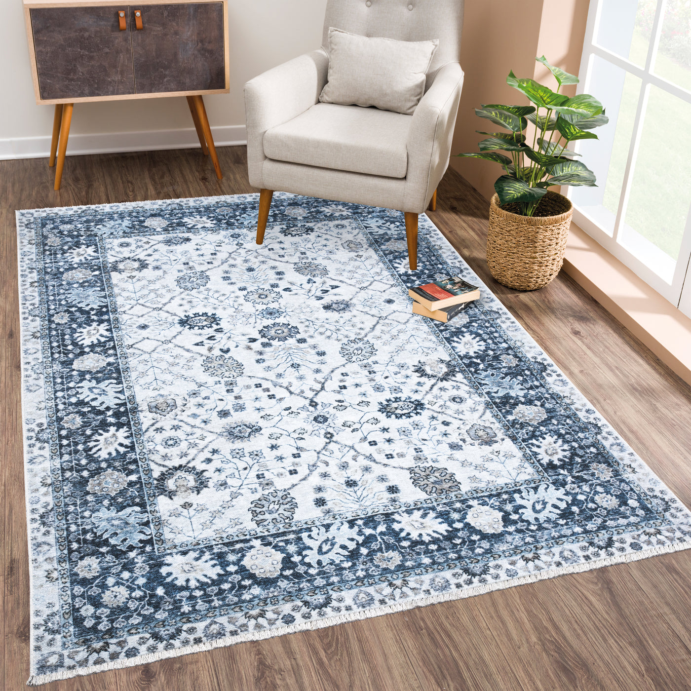Caria CR-38 Traditional Bordered Blue Rug