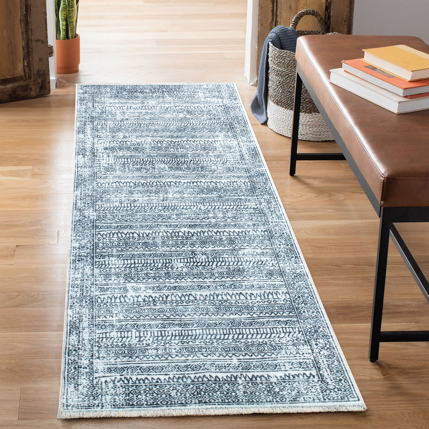 Caria CR-20 Geometric Washable Rug | Non-Slip