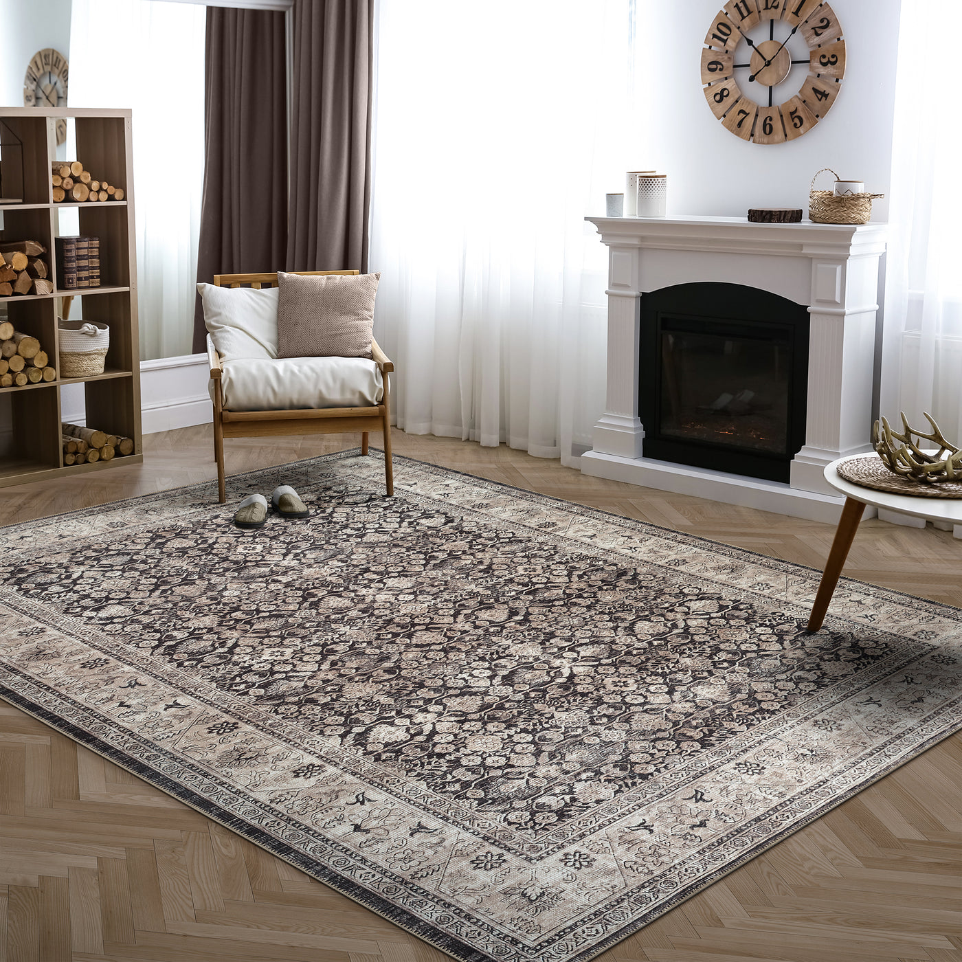Ionia IO-61 Traditional Bordered Charcoal and Beige Rug